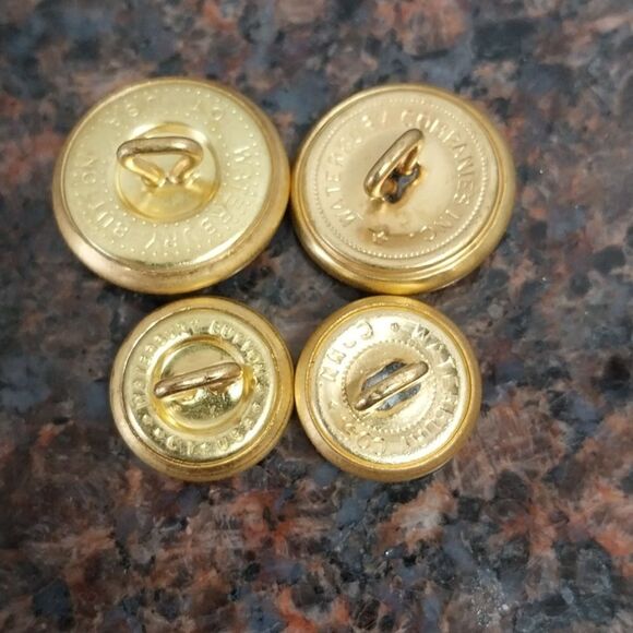 4 Brooks Brothers Buttons...NEW - Picture 2 of 3